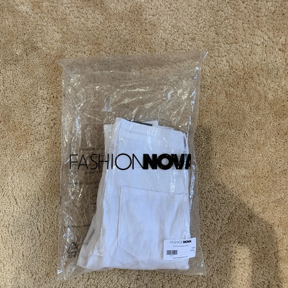 WHITE HIGH RISE FASHIONNOVA JEANS SKINNY SIZE 1  NEW - Picture 4 of 4